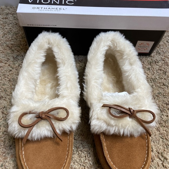 Vionic Juniper Moccasins Cozy Chestnut Suede Faux Fur Slippers Women's Size 7M - Picture 5 of 8
